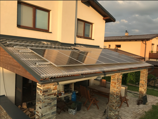 Fotovoltaická elektrárna na zahradní přístřešek